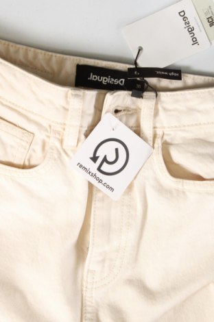 Damen Jeans Desigual, Größe S, Farbe Ecru, Preis 47,88 €