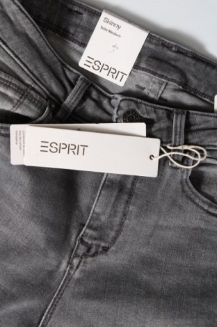 Dámske džínsy  Esprit, Veľkosť M, Farba Sivá, Cena  7,19 €