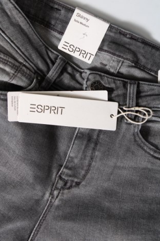 Дамски дънки Esprit, Размер M, Цвят Сив, Цена 18,60 лв.