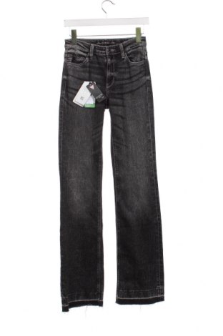 Damen Jeans Guess, Größe S, Farbe Grau, Preis 53,20 €
