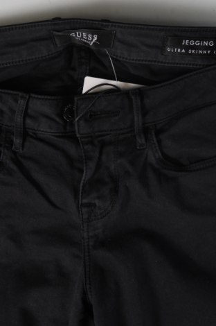 Dámske džínsy  Guess, Veľkosť S, Farba Čierna, Cena  62,49 €