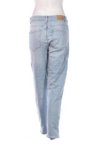 Damskie jeansy Perfect Jeans By Gina Tricot, Rozmiar M, Kolor Niebieski, Cena 108,75 zł