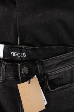 Damen Jeans Pieces, Größe XS, Farbe Grau, Preis € 13,49