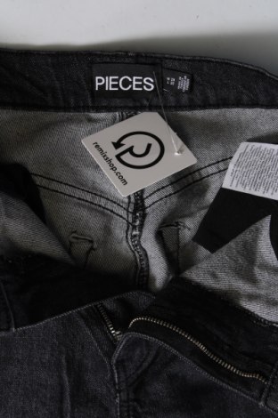 Damen Jeans Pieces, Größe M, Farbe Schwarz, Preis 10,20 €