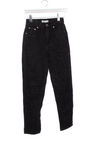 Dámske džínsy  Pull&Bear, Veľkosť XS, Farba Čierna, Cena  16,44 €