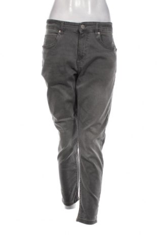 Dámske džínsy  Reserved, Veľkosť XL, Farba Sivá, Cena  8,46 €