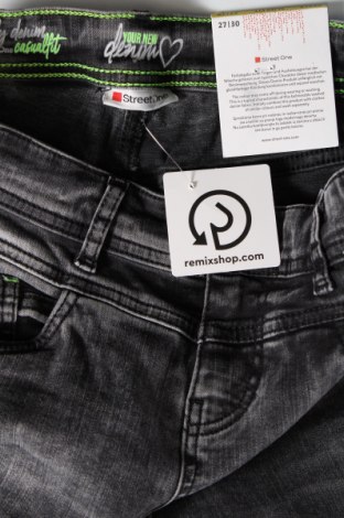 Damen Jeans Street One, Größe M, Farbe Grau, Preis 47,94 €