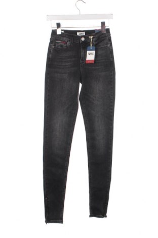 Дамски дънки Tommy Jeans, Размер XXS, Цвят Сив, Цена 204,00 лв.