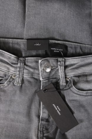 Dámske džínsy  Vero Moda, Veľkosť XS, Farba Sivá, Cena  3,97 €