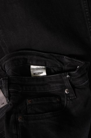 Dámske džínsy  Weekday, Veľkosť M, Farba Čierna, Cena  15,34 €