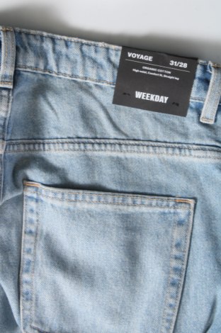 Damskie jeansy Weekday, Rozmiar L, Kolor Niebieski, Cena 74,37 zł