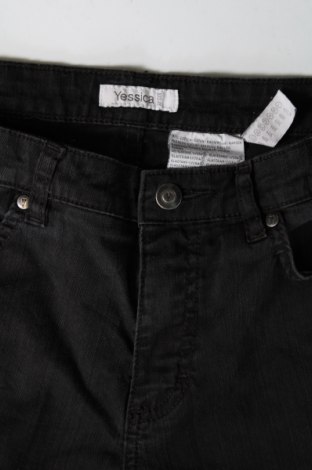 Dámske džínsy  Yessica, Veľkosť M, Farba Čierna, Cena  25,65 €