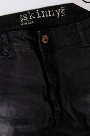 Damen Jeans Yessica, Größe L, Farbe Schwarz, Preis 5,05 €