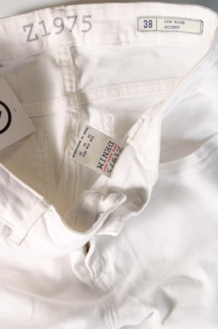 Γυναικείο Τζίν Zara, Μέγεθος M, Χρώμα Λευκό, Τιμή 10,40 €