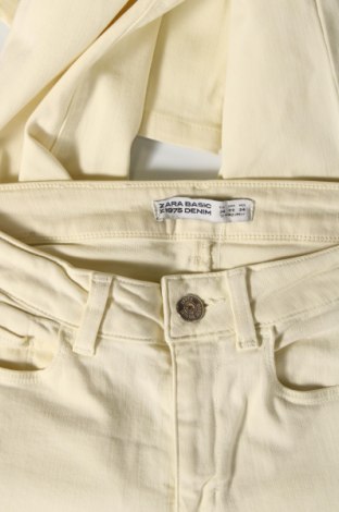 Дамски дънки Zara, Размер XS, Цвят Жълт, Цена 13,80 лв.