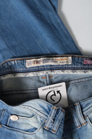 Dámske džínsy  Zara Trafaluc, Veľkosť XS, Farba Modrá, Cena  5,80 €