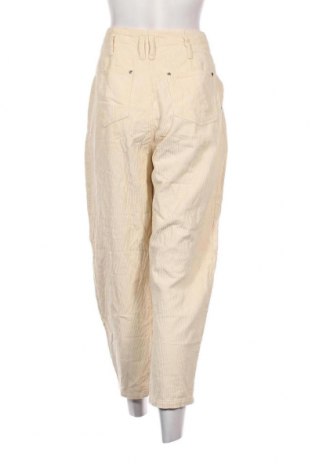 Дамски джинси Bershka, Размер S, Цвят Екрю, Цена 13,05 лв.
