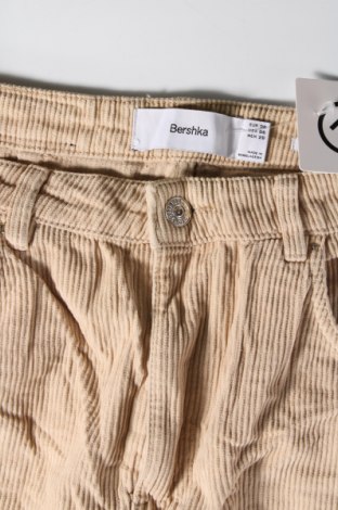 Pantaloni de velvet de femei Bershka, Mărime M, Culoare Ecru, Preț 38,16 Lei