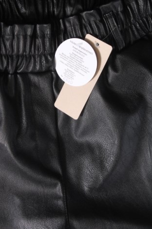 Дамски къс панталон, Размер XL, Цвят Черен, Цена 31,00 лв.