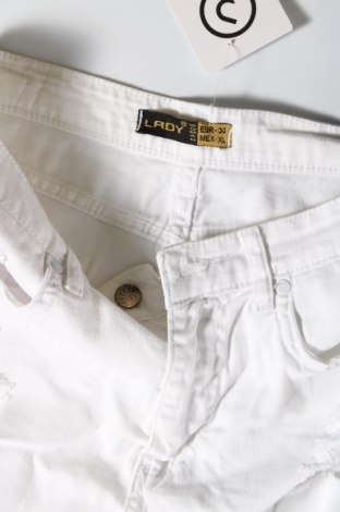 Damen Shorts, Größe M, Farbe Weiß, Preis 4,96 €