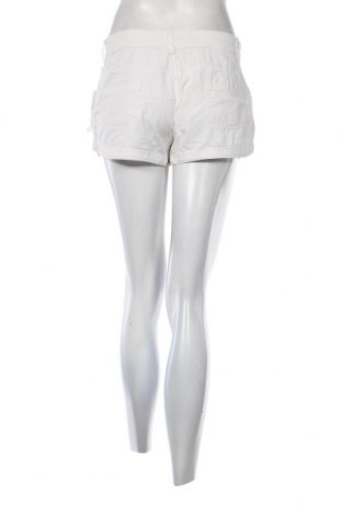Γυναικείο κοντό παντελόνι, Μέγεθος M, Χρώμα Λευκό, Τιμή 9,74 €