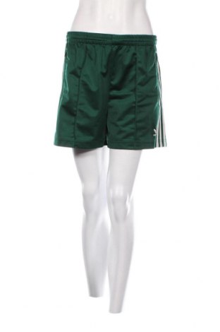 Дамски къс панталон Adidas Originals, Размер S, Цвят Зелен, Цена 34,65 лв.