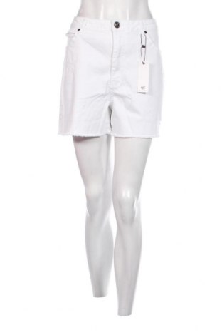 Γυναικείο κοντό παντελόνι Ajc, Μέγεθος XL, Χρώμα Λευκό, Τιμή 7,19 €