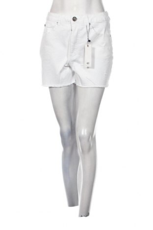 Γυναικείο κοντό παντελόνι Ajc, Μέγεθος M, Χρώμα Λευκό, Τιμή 6,87 €