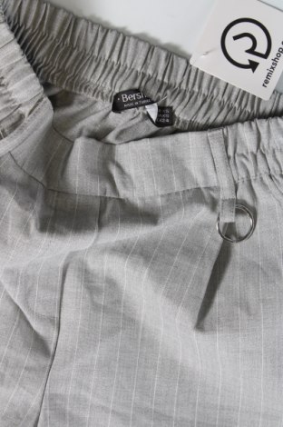 Γυναικείο κοντό παντελόνι Bershka, Μέγεθος XS, Χρώμα Γκρί, Τιμή 11,75 €