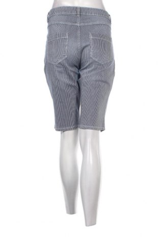 Дамски къс панталон C&A, Размер L, Цвят Многоцветен, Цена 19,04 лв.