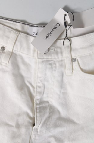 Γυναικείο κοντό παντελόνι Calvin Klein, Μέγεθος XS, Χρώμα Λευκό, Τιμή 52,06 €