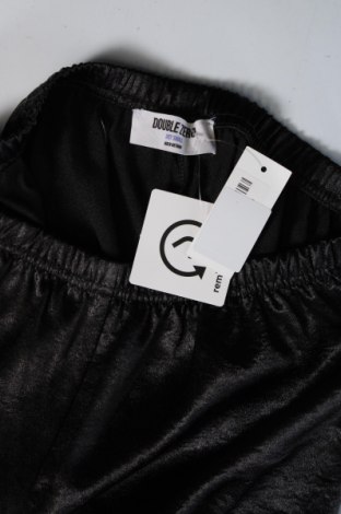 Дамски къс панталон Double Zero, Размер S, Цвят Черен, Цена 53,90 лв.