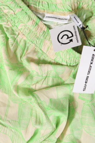 Damen Shorts Endless Nights, Größe M, Farbe Mehrfarbig, Preis € 39,69
