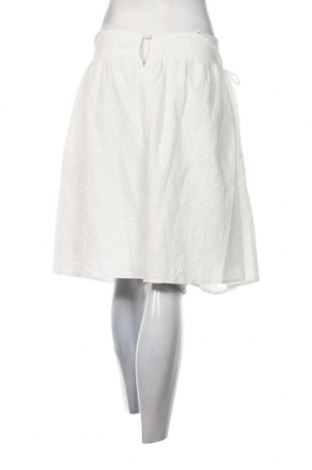 Γυναικείο κοντό παντελόνι Glamorous, Μέγεθος L, Χρώμα Λευκό, Τιμή 9,92 €