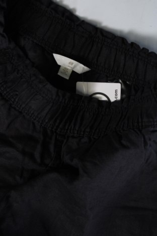 Γυναικείο κοντό παντελόνι H&M, Μέγεθος S, Χρώμα Μαύρο, Τιμή 10,00 €