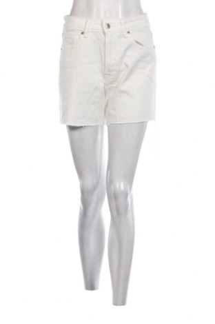 Дамски къс панталон H&M, Размер M, Цвят Бял, Цена 17,67 лв.