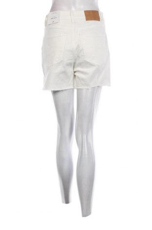 Pantaloni scurți de femei H&M, Mărime M, Culoare Alb, Preț 79,08 Lei
