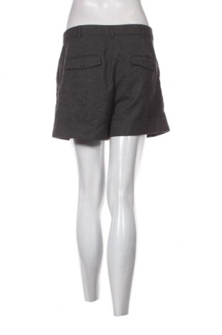 Pantaloni scurți de femei H&M, Mărime M, Culoare Gri, Preț 26,88 Lei