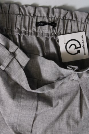 Pantaloni scurți de femei House, Mărime L, Culoare Gri, Preț 48,83 Lei