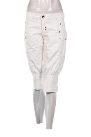 Дамски къс панталон K. Woman, Размер M, Цвят Бял, Цена 15,86 лв.