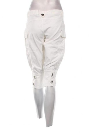 Дамски къс панталон K. Woman, Размер M, Цвят Бял, Цена 18,82 лв.