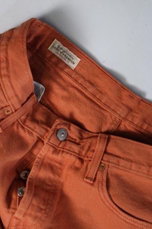 Дамски къс панталон Levi's, Размер M, Цвят Оранжев, Цена 44,81 лв.