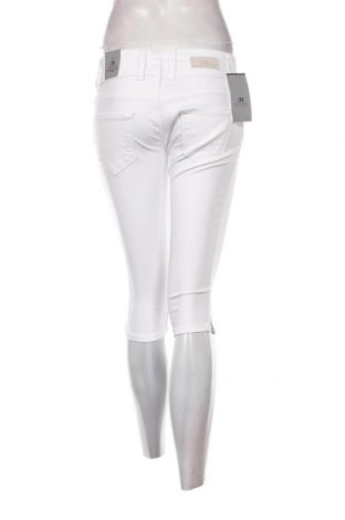 Дамски къс панталон Ltb, Размер S, Цвят Бял, Цена 27,72 лв.