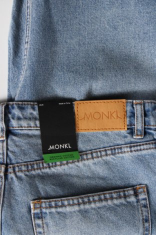 Дамски къс панталон Monki, Размер M, Цвят Син, Цена 40,00 лв.
