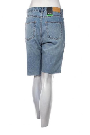 Γυναικείο κοντό παντελόνι Monki, Μέγεθος M, Χρώμα Μπλέ, Τιμή 16,49 €