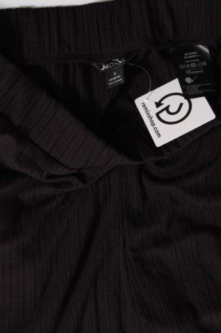Γυναικείο κοντό παντελόνι Monki, Μέγεθος S, Χρώμα Μαύρο, Τιμή 3,46 €