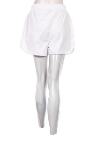 Damen Shorts NA-KD, Größe S, Farbe Weiß, Preis 39,69 €