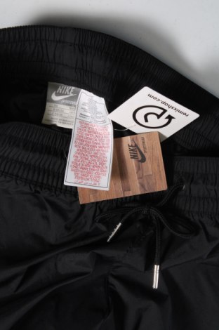 Дамски къс панталон Nike, Размер XXS, Цвят Черен, Цена 77,00 лв.