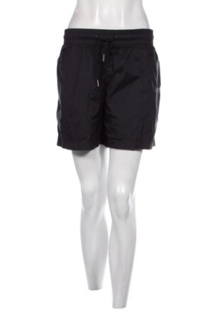 Дамски къс панталон Nike, Размер XL, Цвят Черен, Цена 77,00 лв.