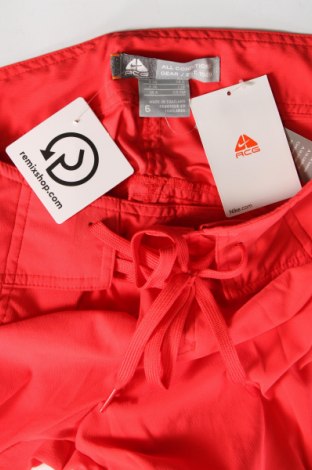 Γυναικείο κοντό παντελόνι Nike Acg, Μέγεθος XS, Χρώμα Κόκκινο, Τιμή 6,75 €